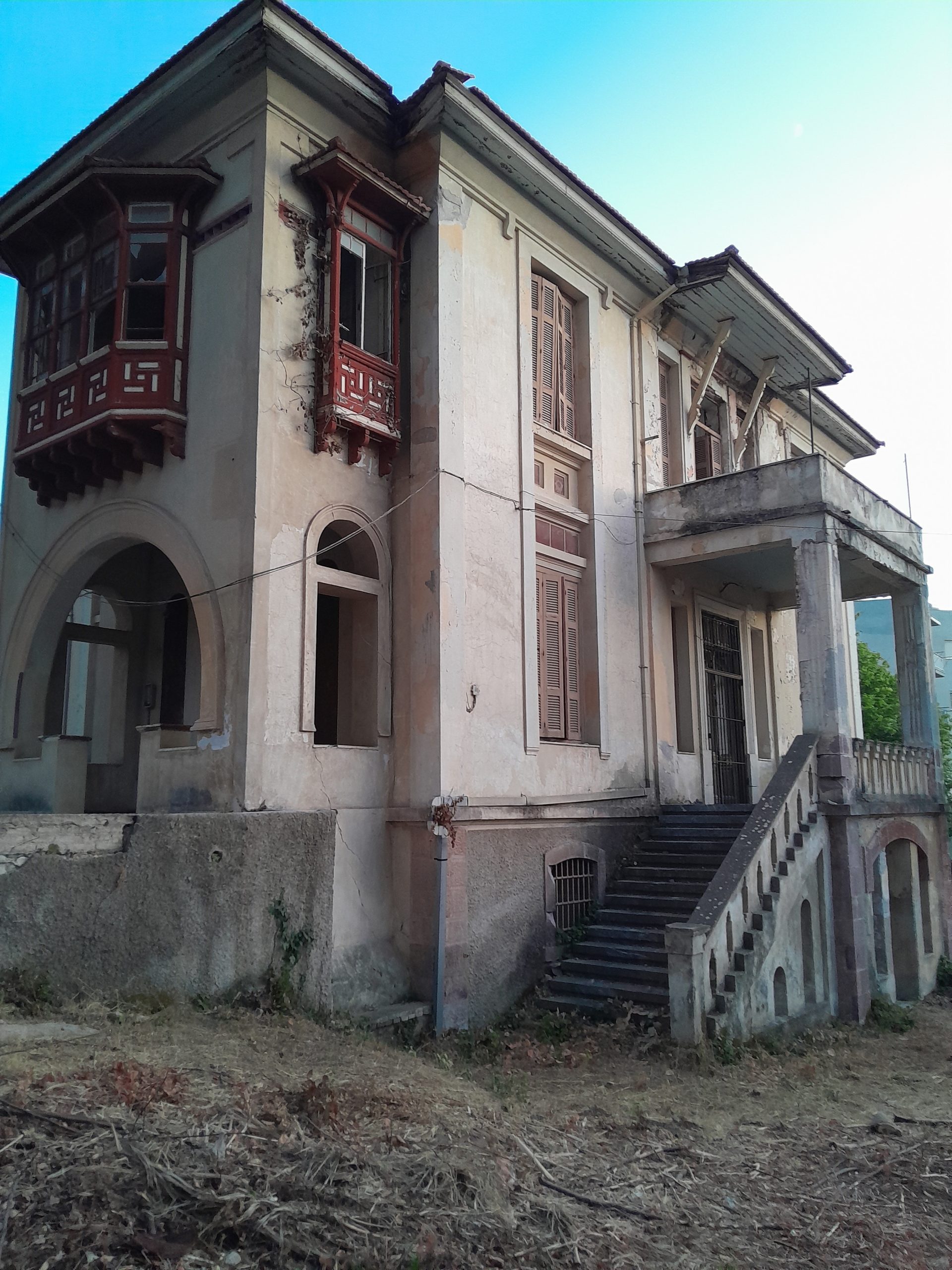 Τα αρχοντικά της Μυτιλήνης και οι άνθρωποι που δεν πρέπει να αφήνονται